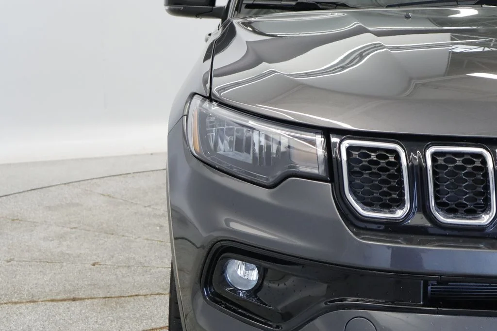 Used 2023 Gray Jeep Limited image 13