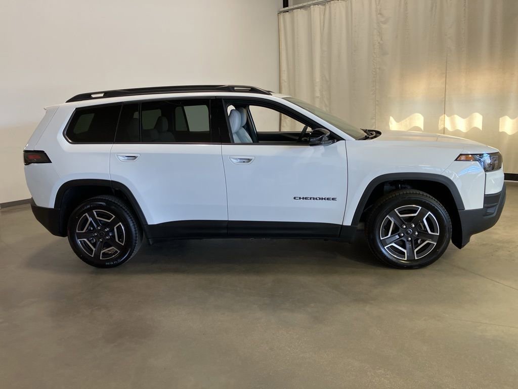 New 2026 Bright White Clear-Coat Exterior Paint Jeep Limited image 22