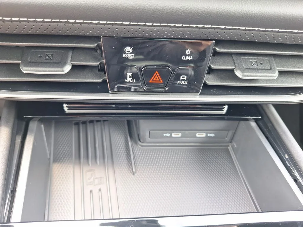 New 2026 Black Volkswagen 2.0T SE w/Technology image 17