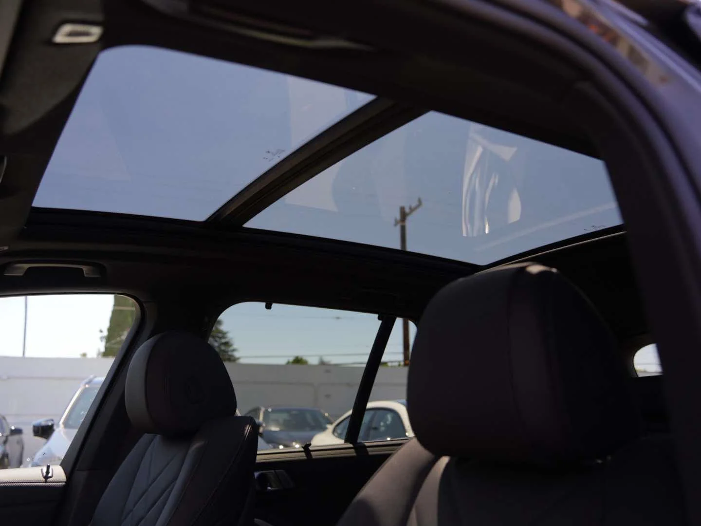 New 2026 Manhattan Green Metallic BMW sDrive40i image 15
