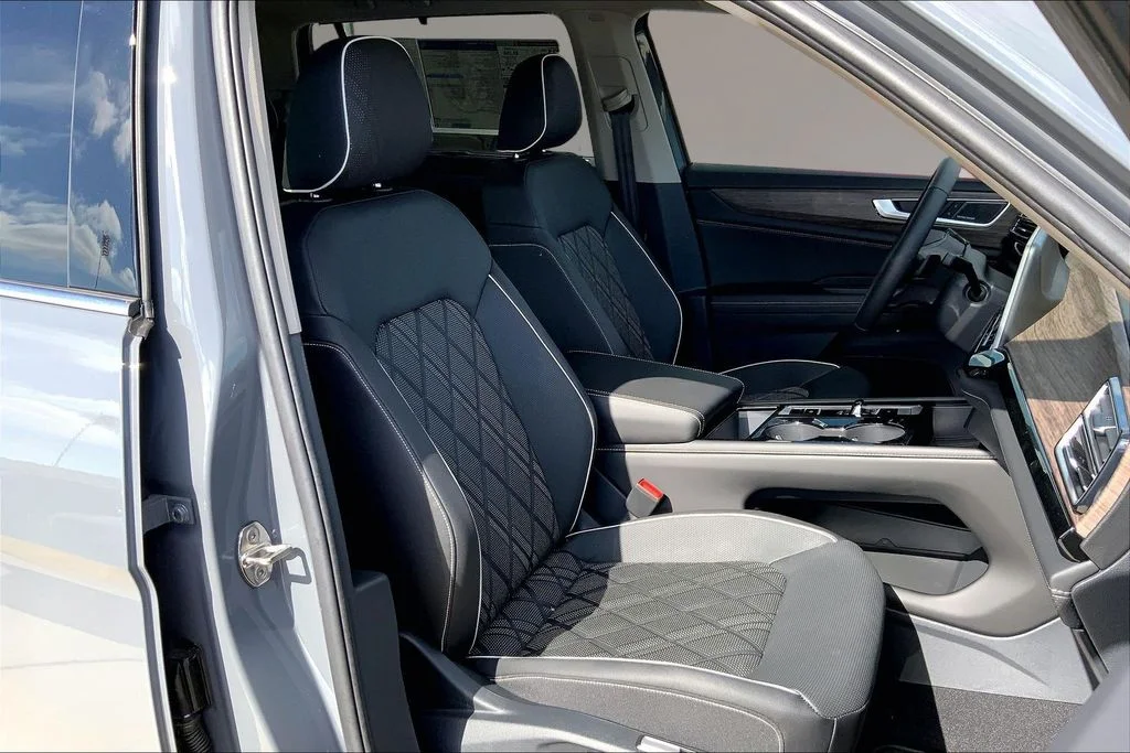 New 2026 Pure Gray Volkswagen 2.0T SEL Premium R-Line image 11