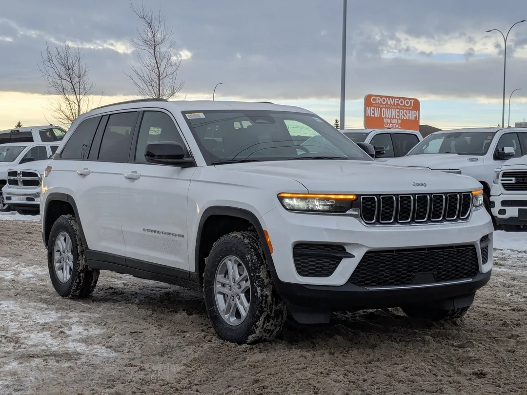 New 2025 White Jeep Laredo - - 4x4 - Heated Seats & Steering - Adaptive Cruise - LED Lighting & More! image 2