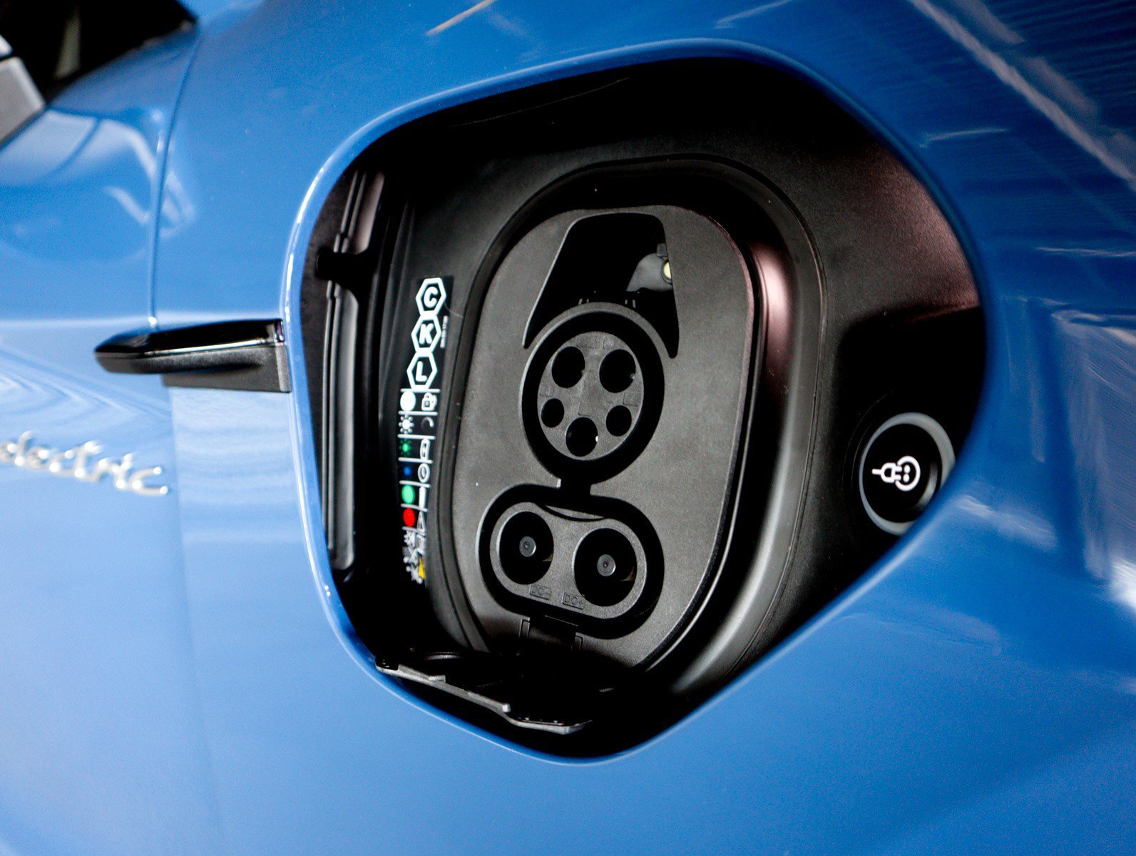 New 2026 Neptune Blue Porsche 4S image 12