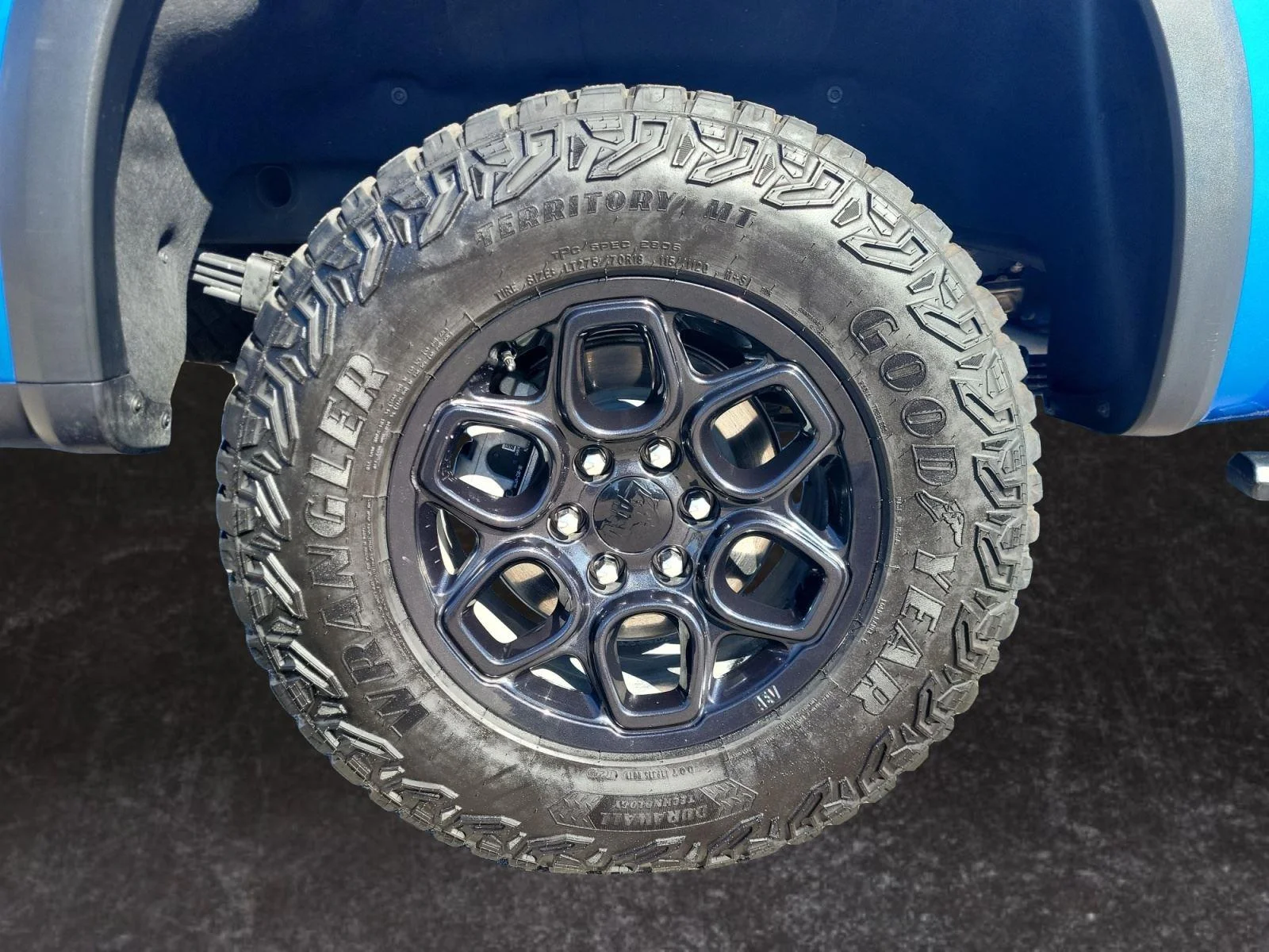 Used 2025 Riptide Blue Metallic Chevrolet ZR2 image 29