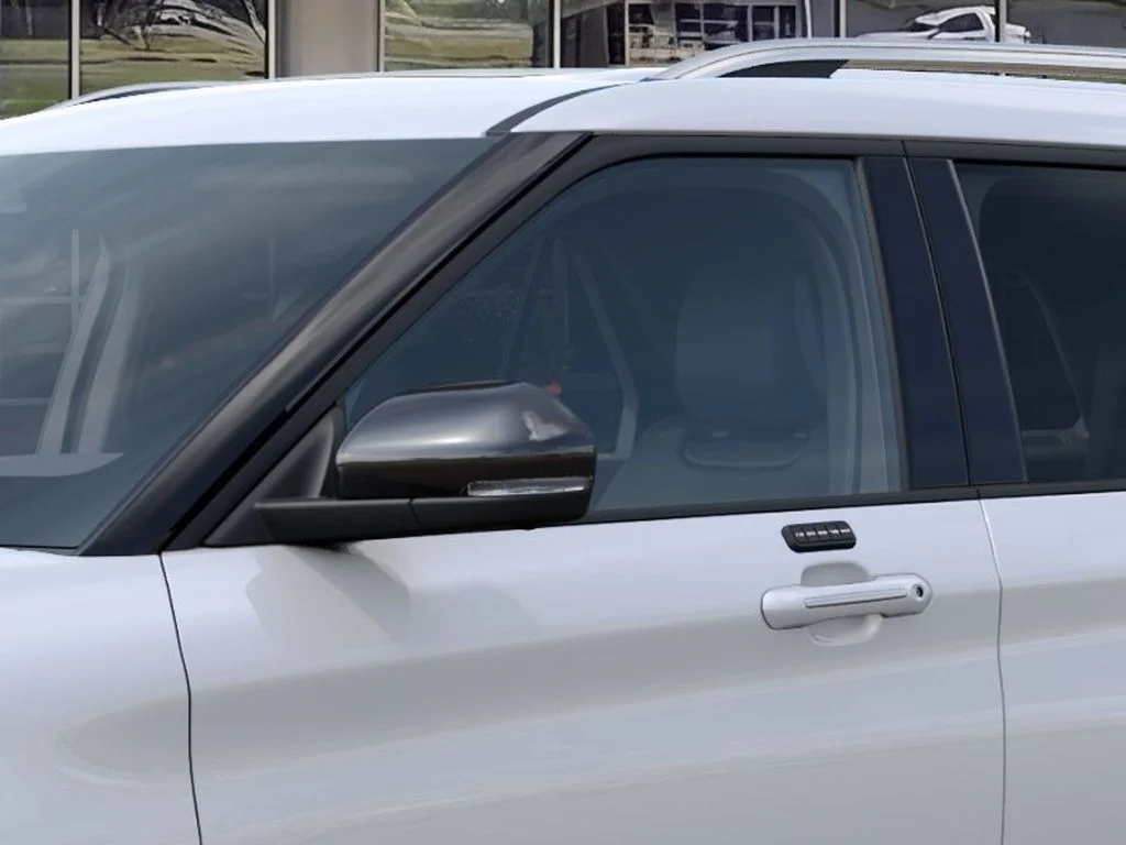 New 2027 Star White Metallic Tri-Coat Ford Platinum® image 20