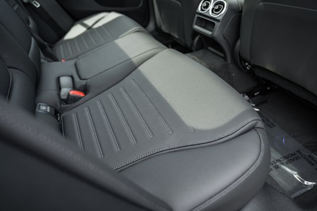 New 2026 Cirrus Silver Metallic Mercedes-Benz C 300 image 31