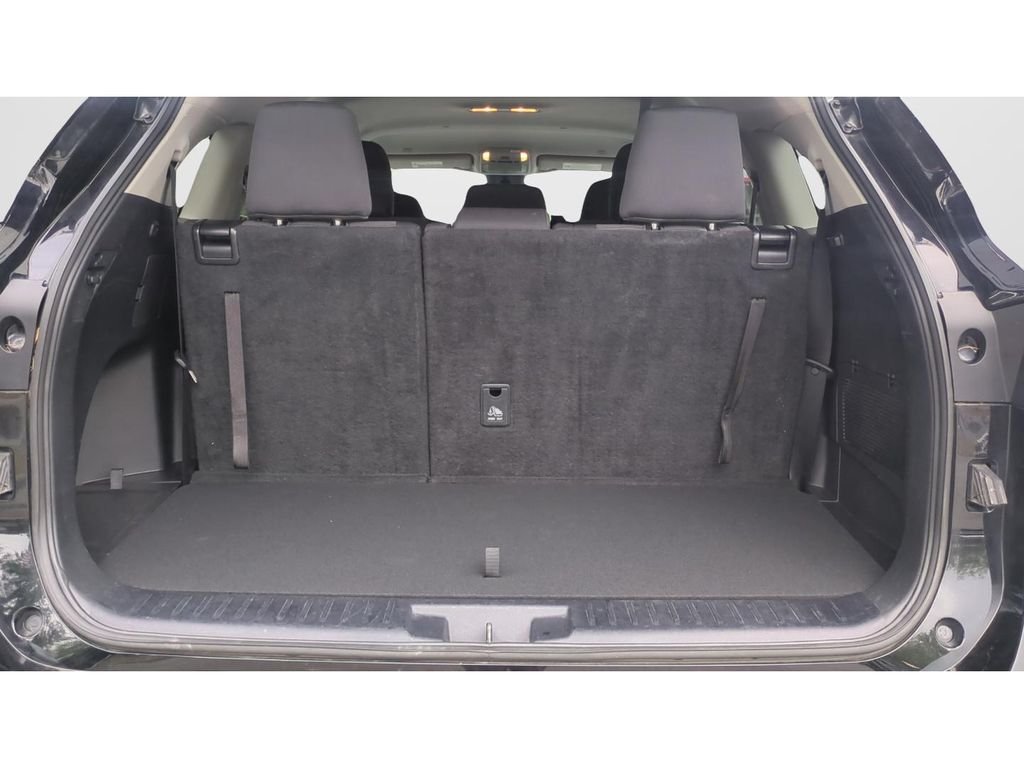 2024 Toyota Highlander LE - Photo 9