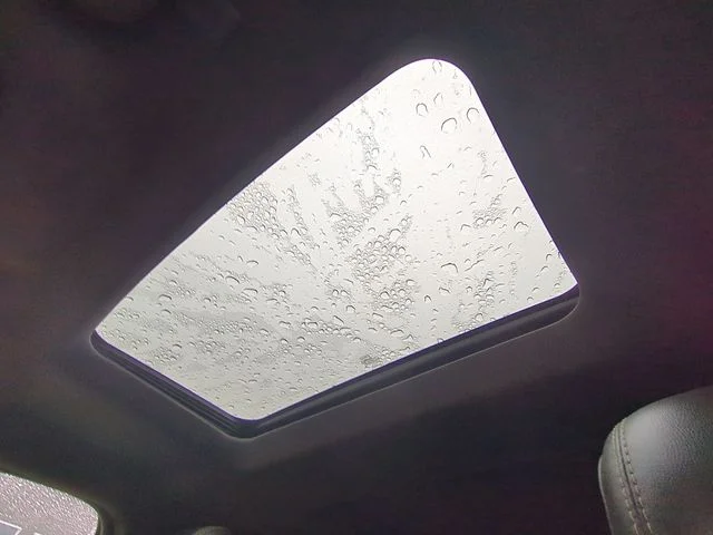 Used 2014 White Ford Sport image 34