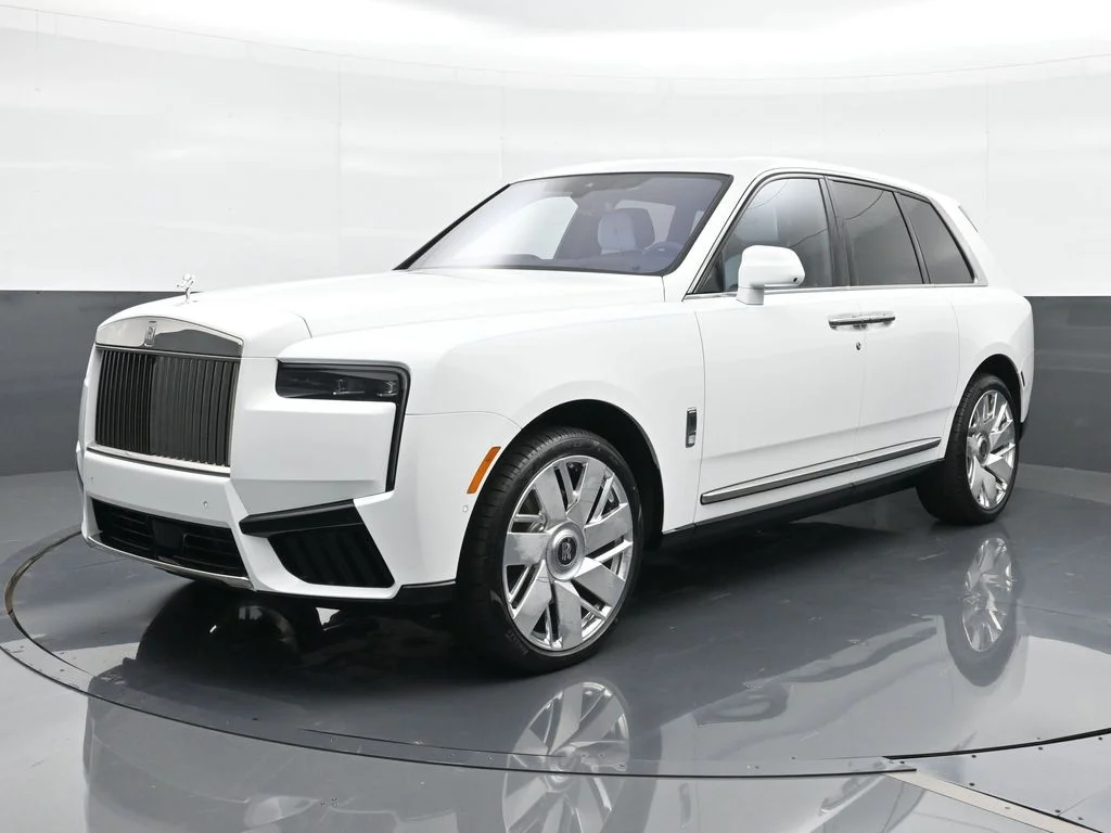 New 2027 White Rolls-Royce  image 1