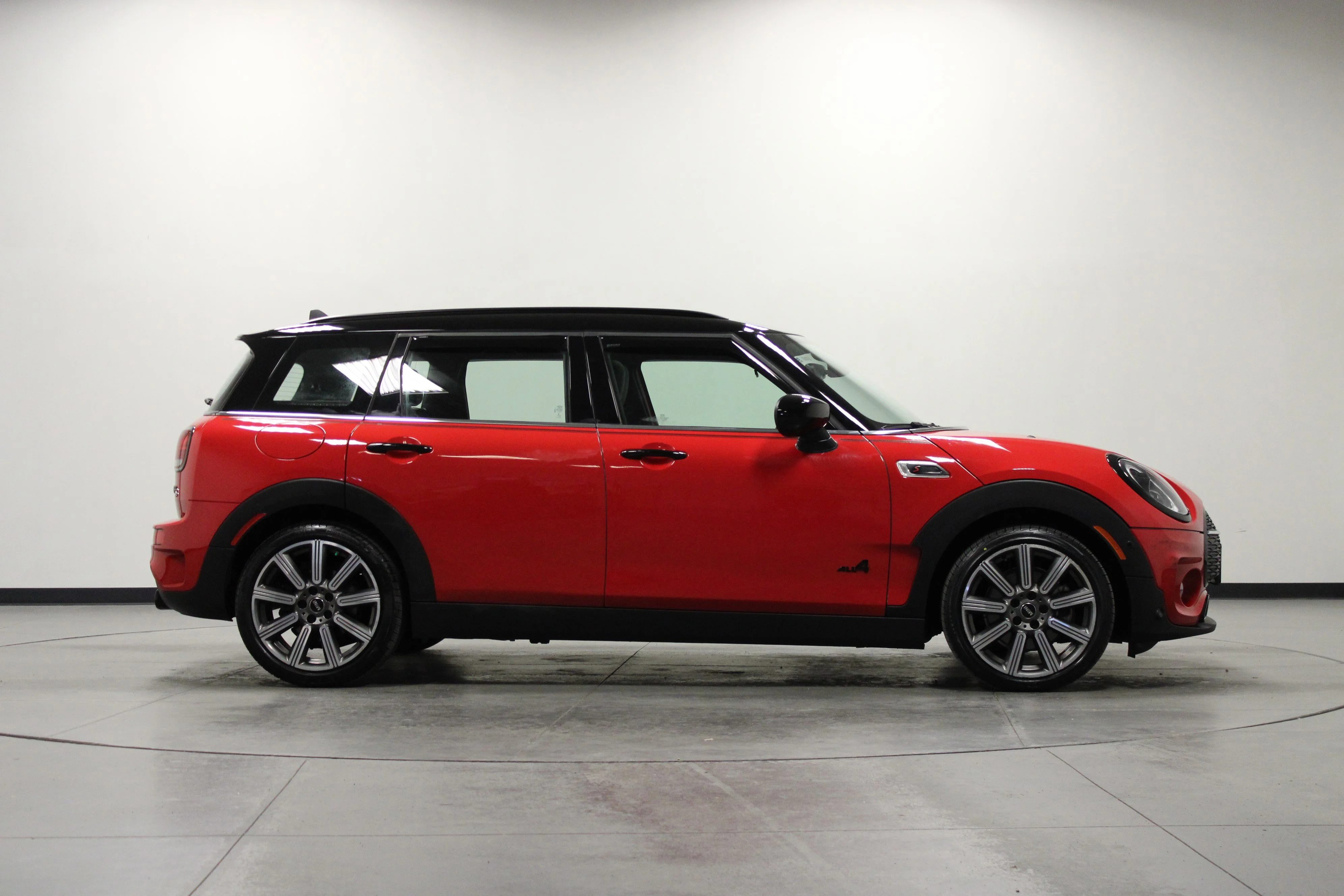 Used 2023 Chili Red MINI Cooper S image 3