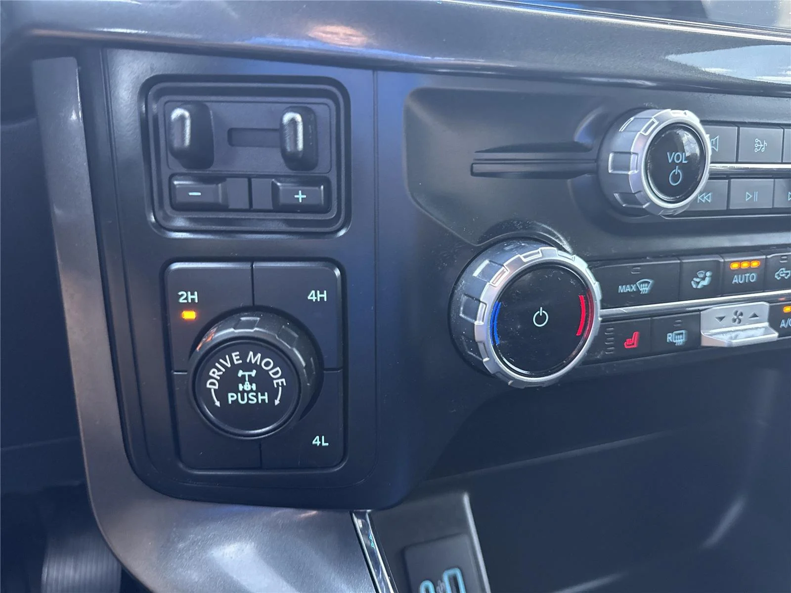 Used 2023 Agate Black Ford XLT image 27