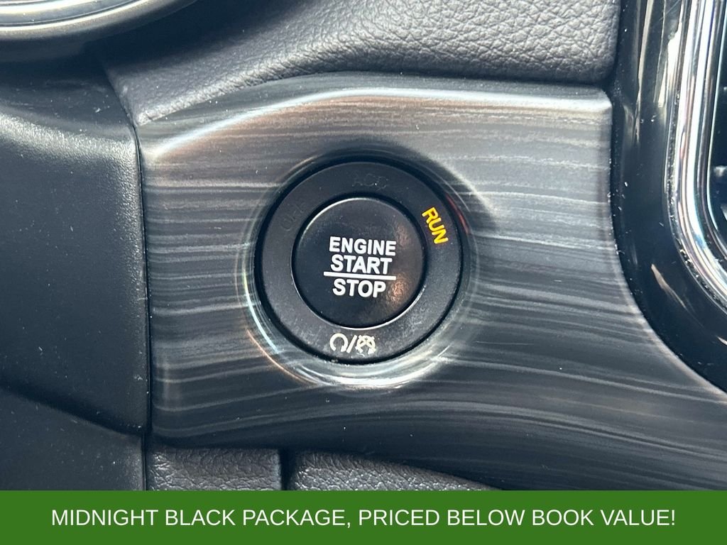 Used 2019 Black Jeep Altitude image 24