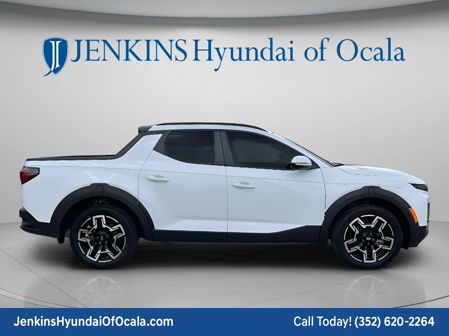 Used 2025 Atlas White Hyundai Limited image 2