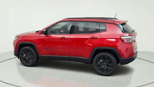 New 2026 Red Hot Pearlcoat Jeep Latitude image 8