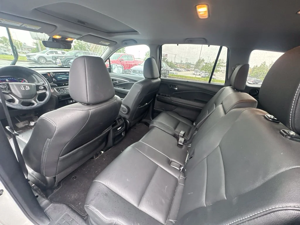Used 2022 White Honda EX-L image 4