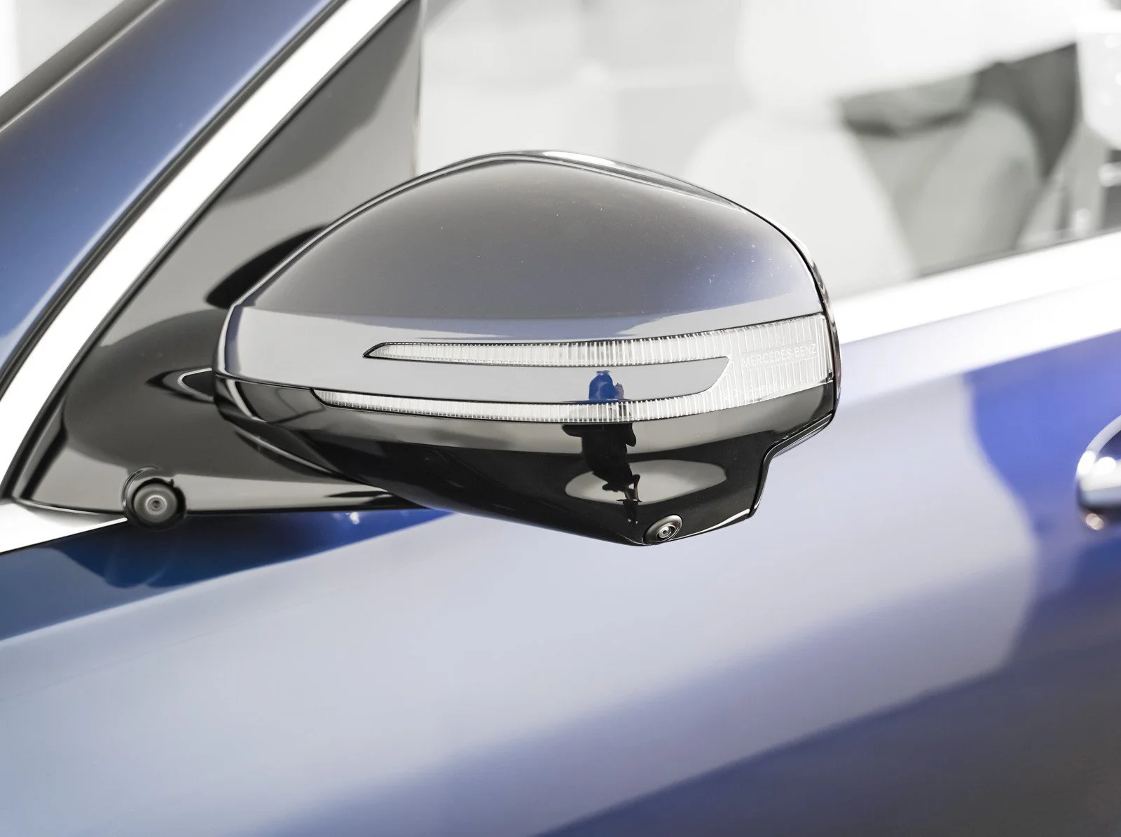 New 2027 Twilight Blue Metallic Mercedes-Benz 4MATIC® image 25