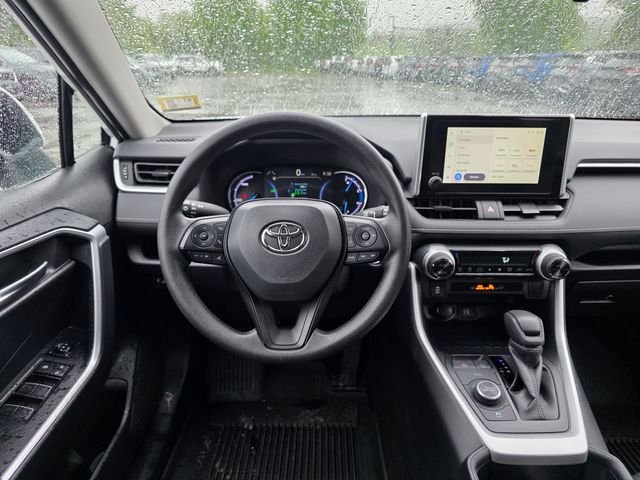 Used 2025 White Toyota XLE image 21