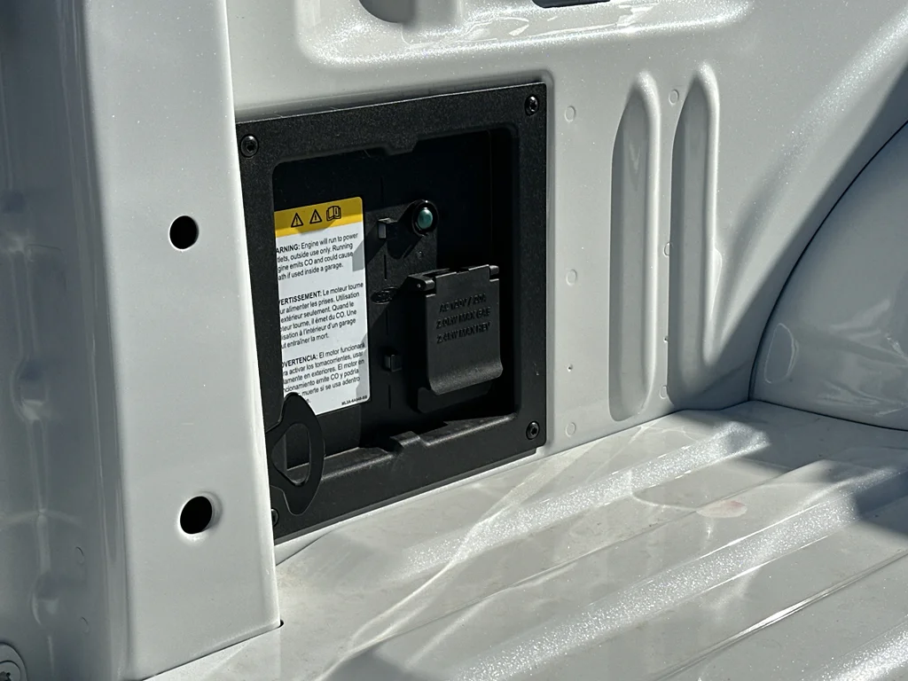 New 2026 Star White Metallic Tri-Coat Ford Platinum® image 10