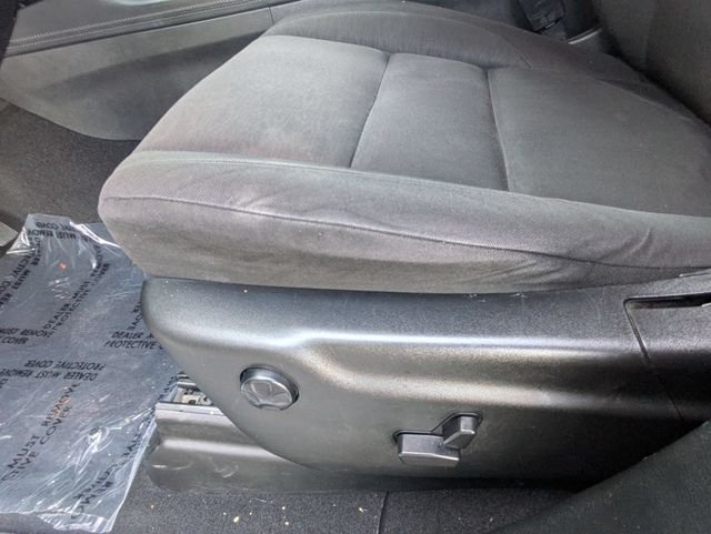 Used 2023 White Dodge SXT image 21