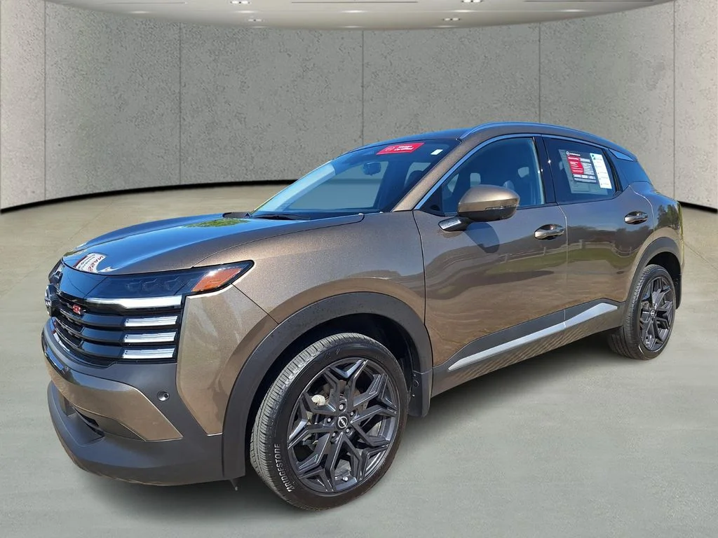 2025 Nissan Kicks 2.0 SR's photo