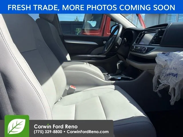 Used 2017 Jade Metallic Toyota XLE image 12