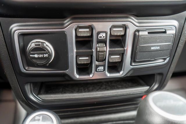 Used 2020 Red Jeep Sport image 25
