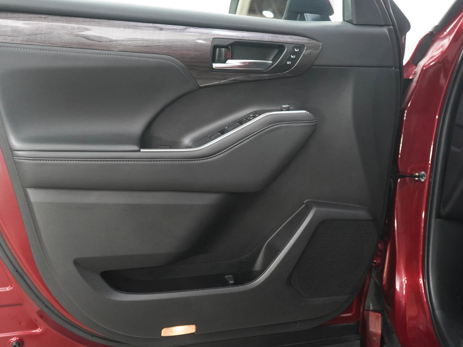 Used 2022 Red Toyota Platinum image 19