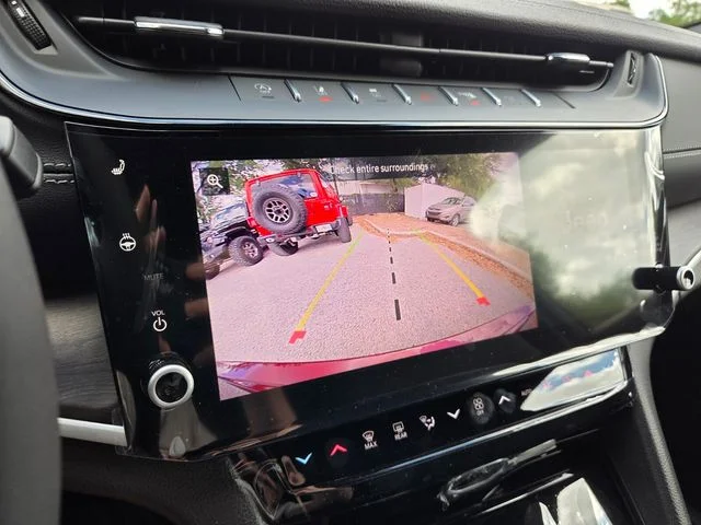New 2026 Velvet Red Pearl-Coat Exterior Paint Jeep Altitude image 30