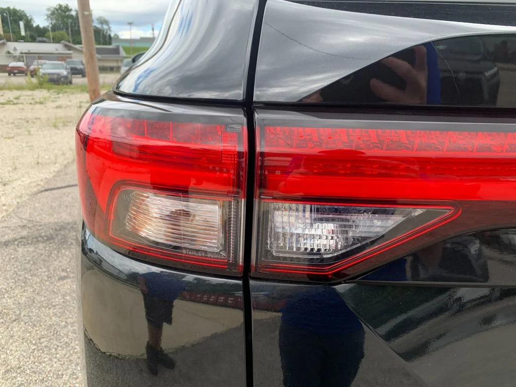 Used 2024  Mitsubishi ES image 33