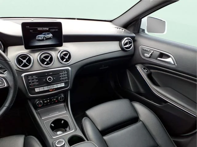 Used 2020 White Mercedes-Benz GLA 250 image 14