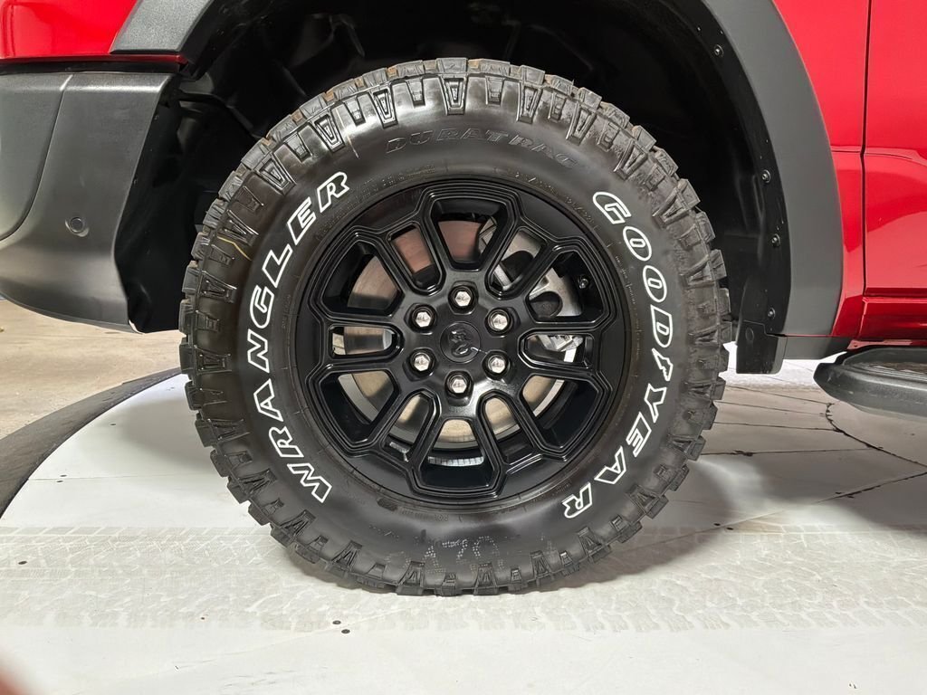 New 2026 Molten Red Pearl-Coat Exterior Paint RAM Rebel image 9