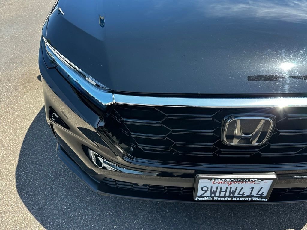 Used 2025 Black Honda EX-L image 4