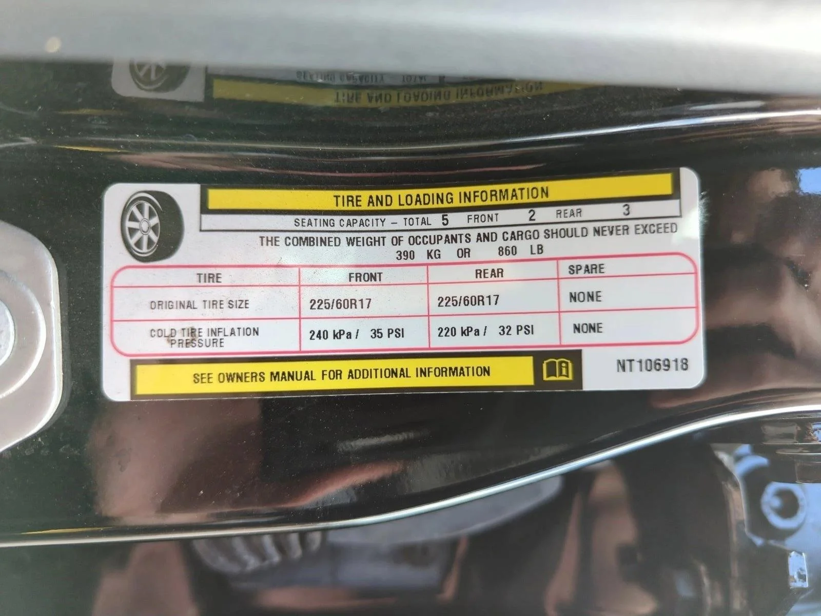 Used 2022 Diamond Black Crystal Pearlcoat Jeep Latitude image 14
