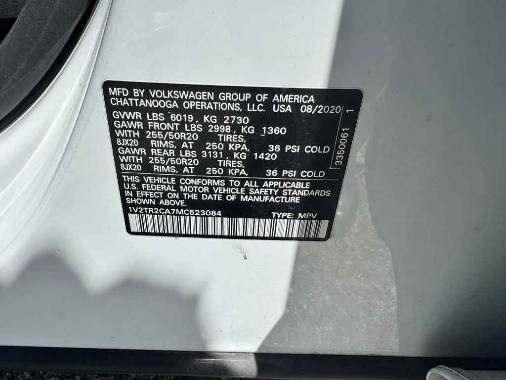 Used 2021 White Volkswagen SEL Premium image 11