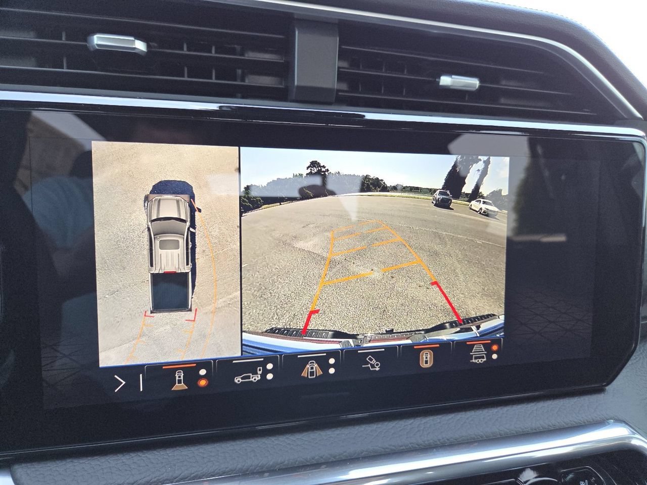 2026 GMC Sierra 1500 Denali - Photo 9
