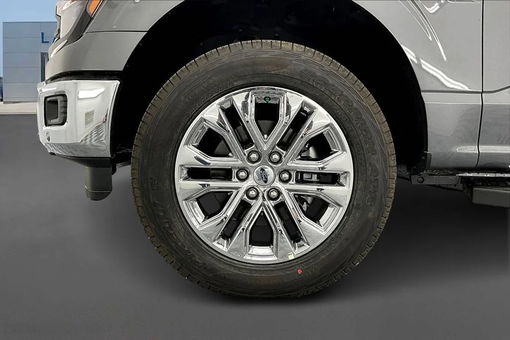 New 2025 Gray Metallic Ford XLT image 12