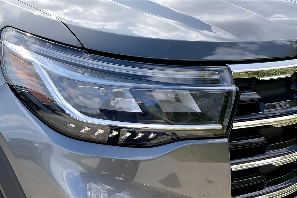 New 2026 Carbonized Gray Metallic Ford Active image 26