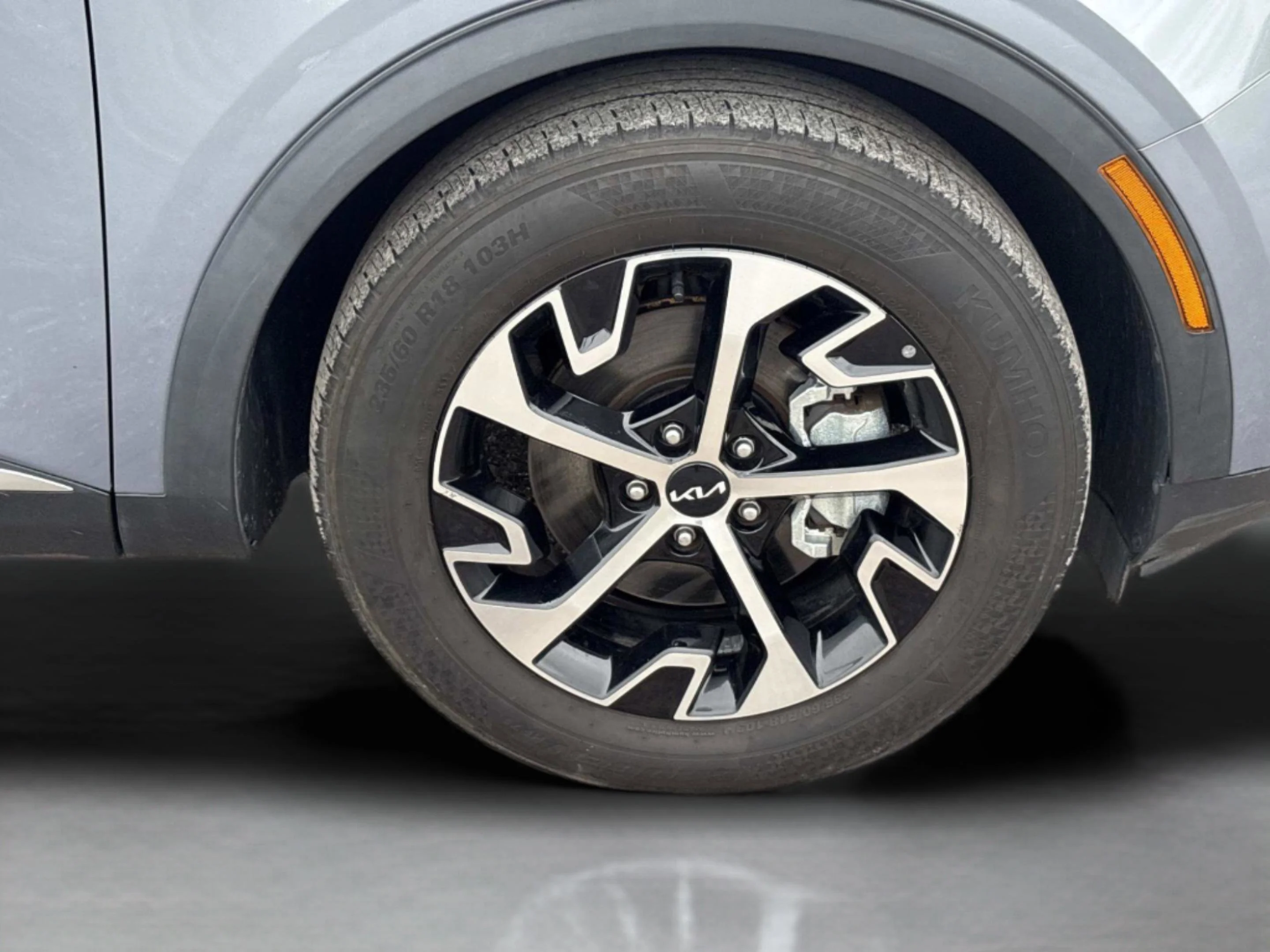 2023 Kia Sportage EX - Photo 9
