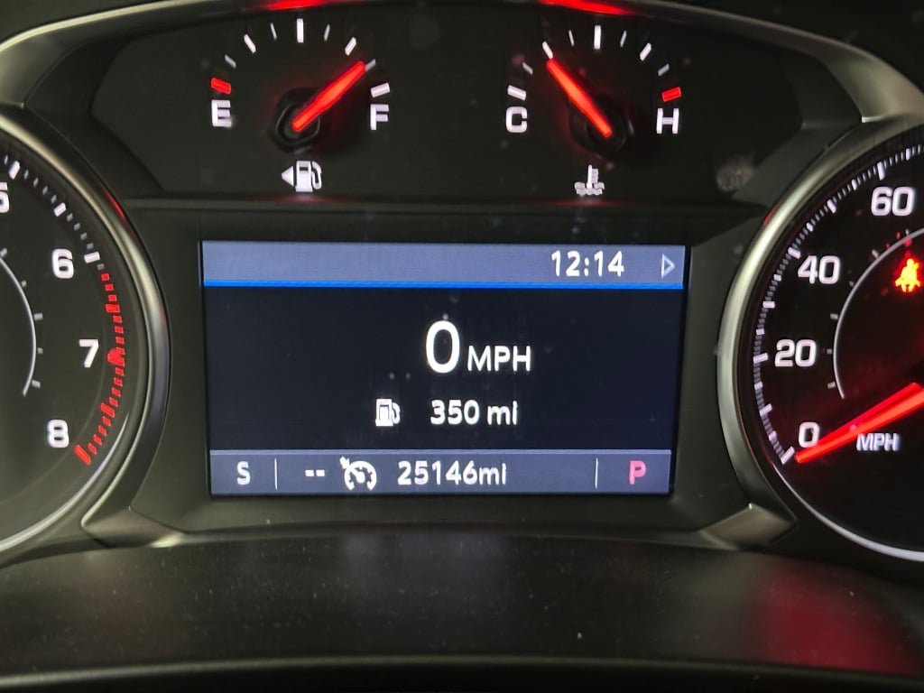 Used 2025 Summit White Chevrolet LT image 3