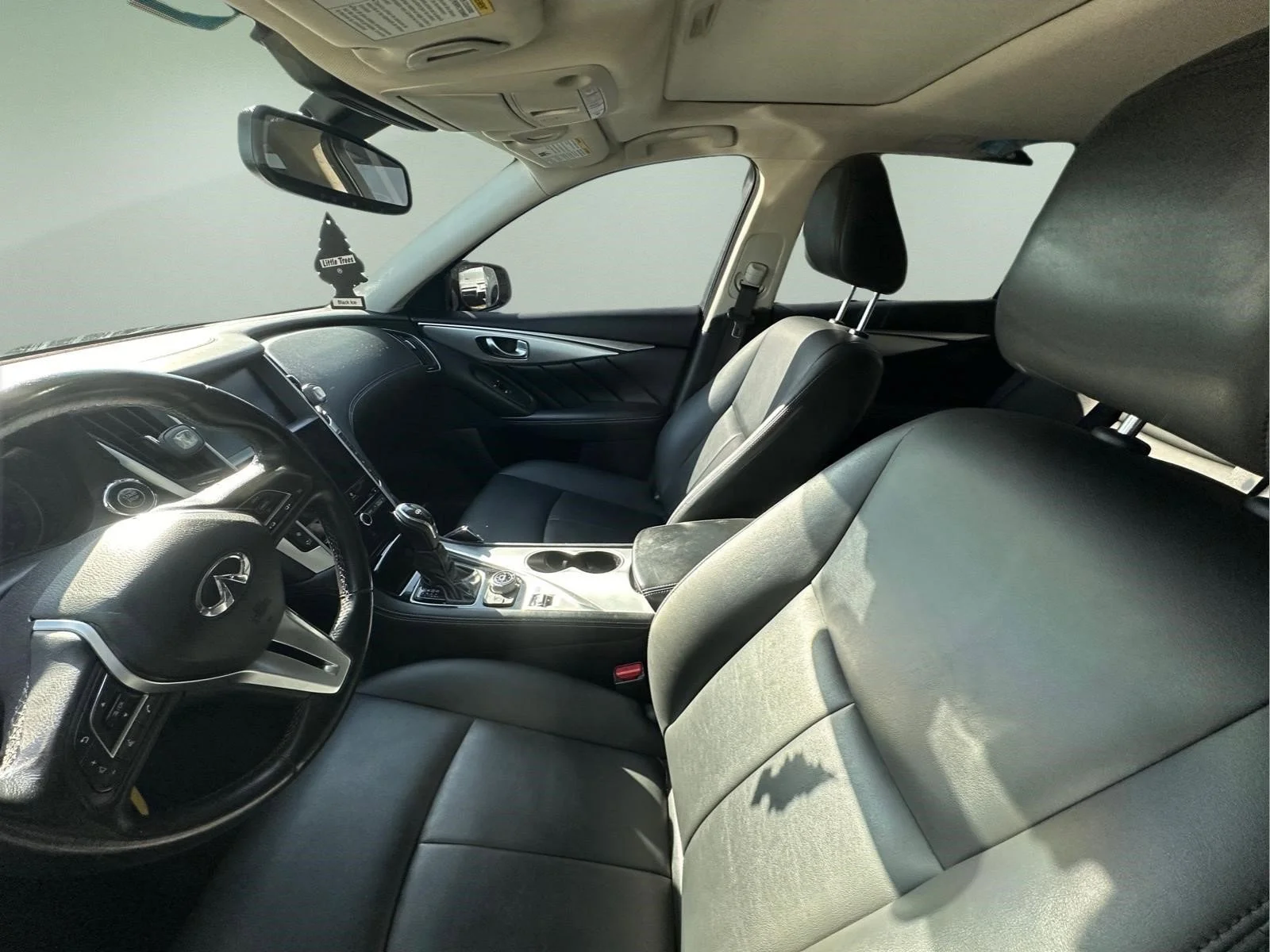 Used 2019 Graphite Shadow INFINITI 3.0t LUXE image 9