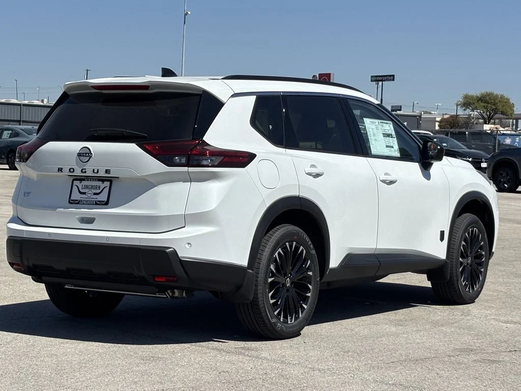 New 2026 Everest White Pearl TriCoat Nissan Dark Armor™ image 3
