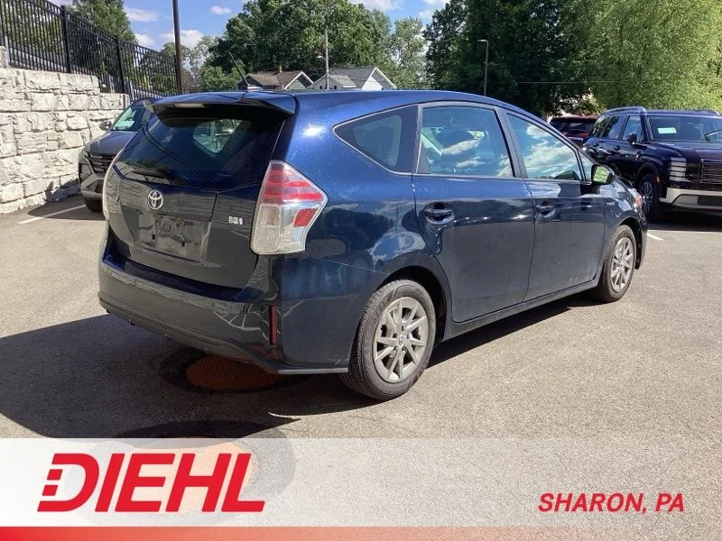 Used 2017  Toyota Four image 7