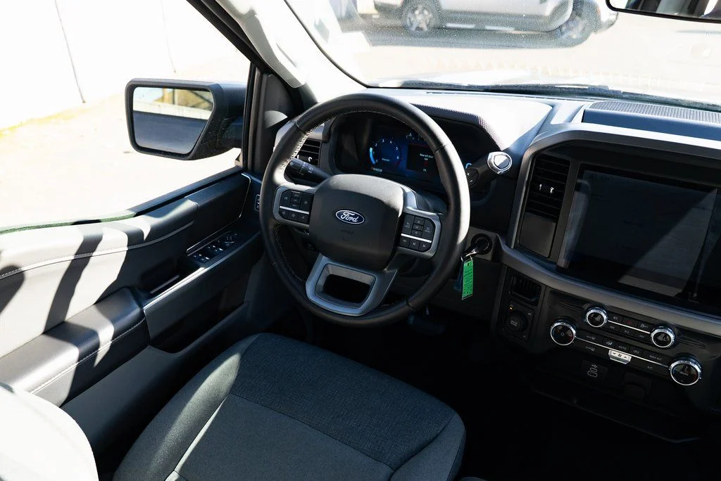 Used 2025 Gray Ford XLT image 9