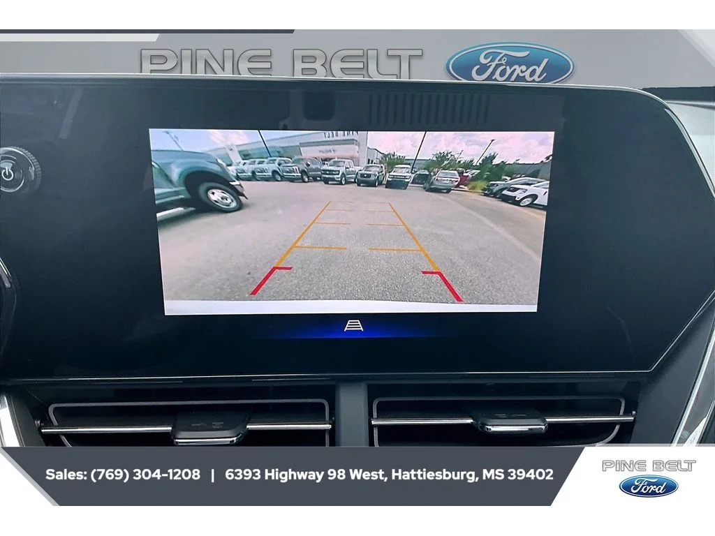 Used 2025 Summit White Chevrolet LT image 15