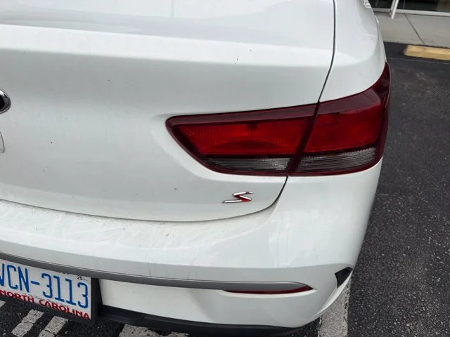 Used 2021 White Kia S image 5