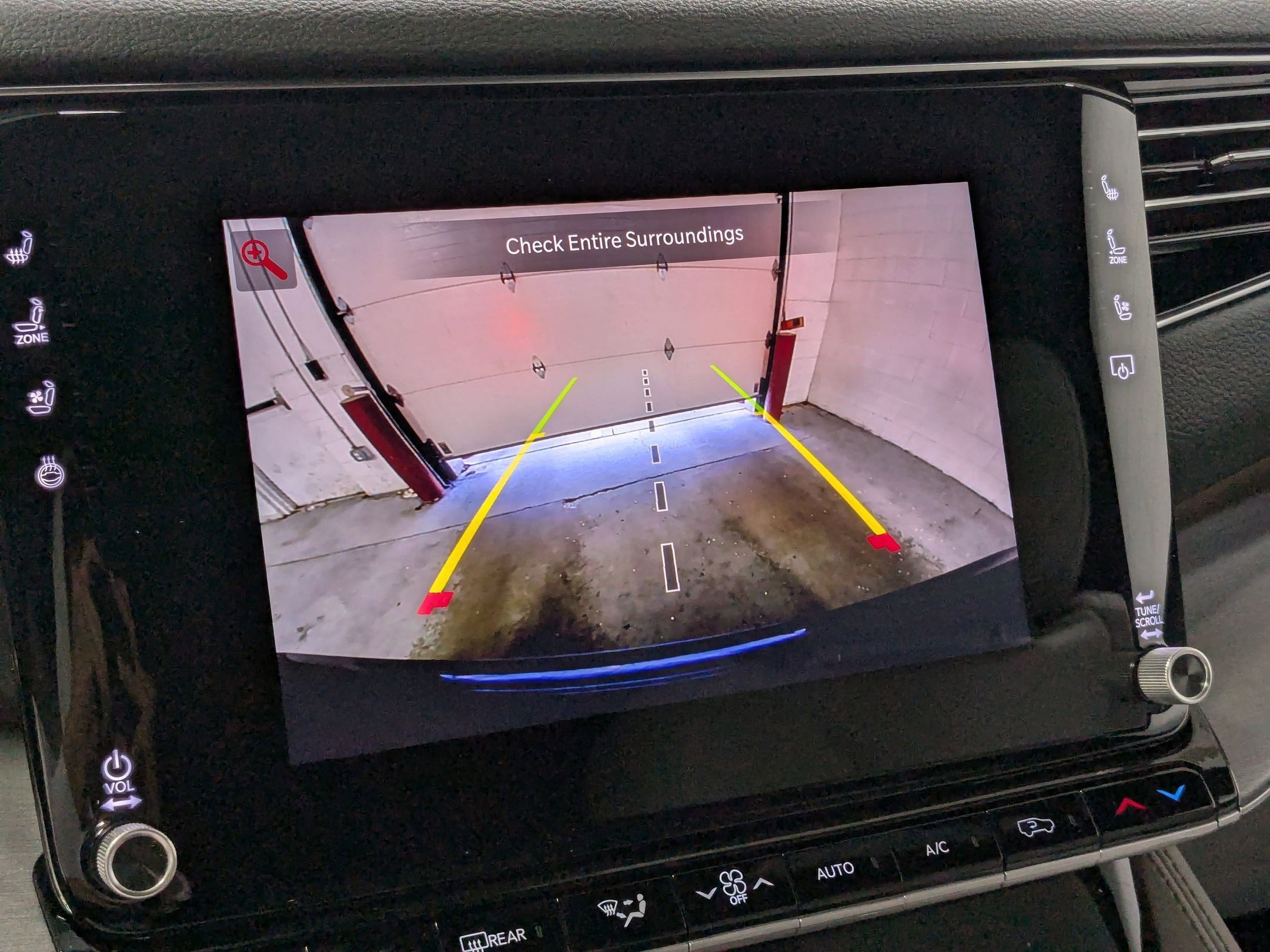 2025 Jeep Wagoneer L Series II - Photo 13