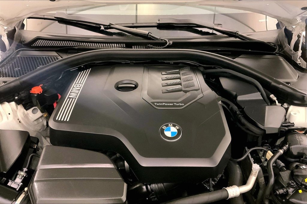 Used 2023 Alpine White BMW 330i xDrive image 9