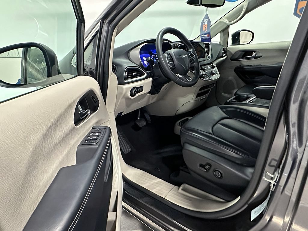Used 2023 Gray Chrysler Touring L image 19