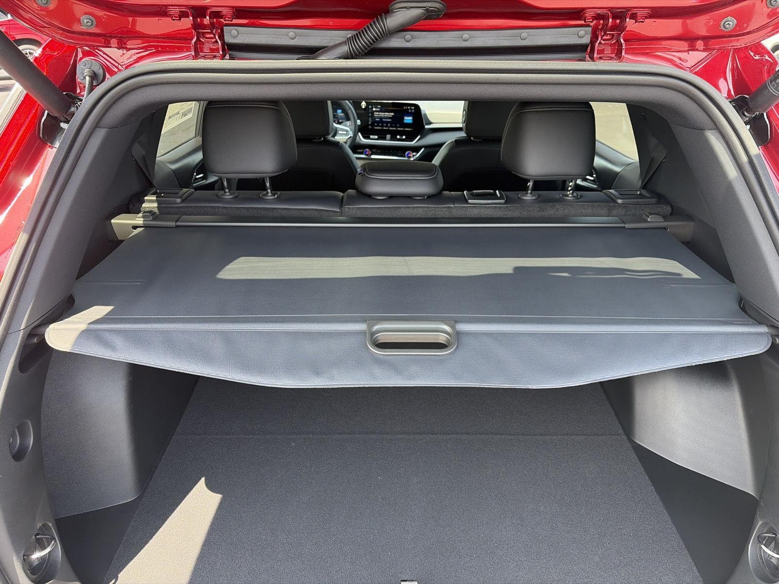 2027 Chevrolet Equinox LT - Photo 7
