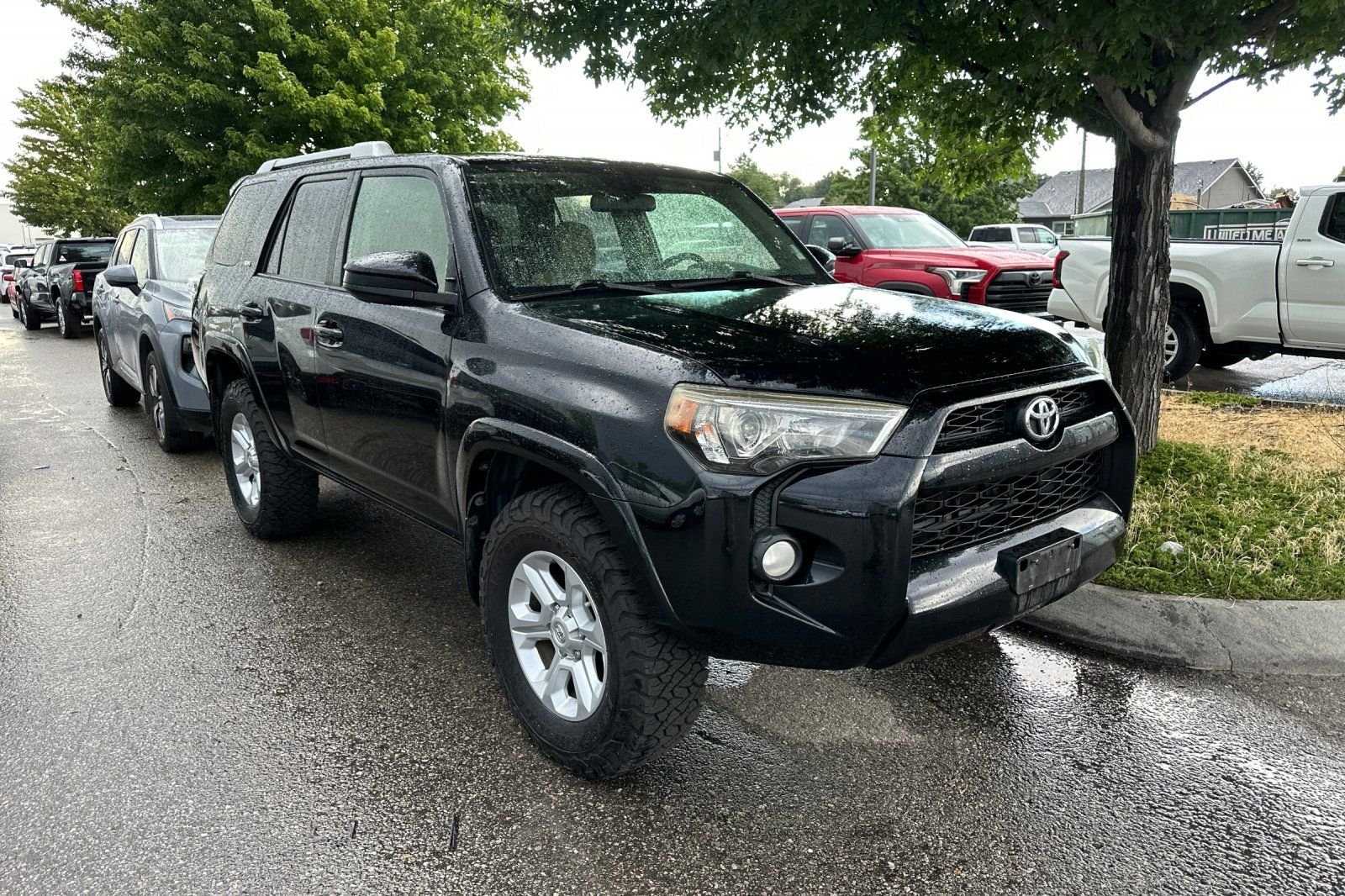 Used 2016 Black Toyota SR5 image 2